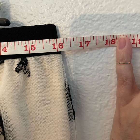 Chic Black Floral Embroidered Cream Skirt - Picture 8 of 9